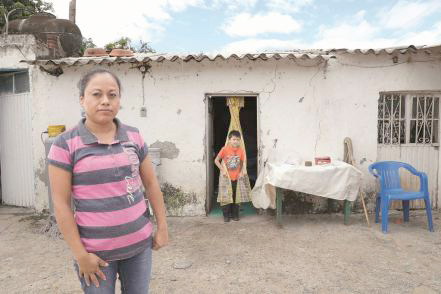 Ser jefa de familia y aspirar a una casa, es una lucha en Guanajuato
