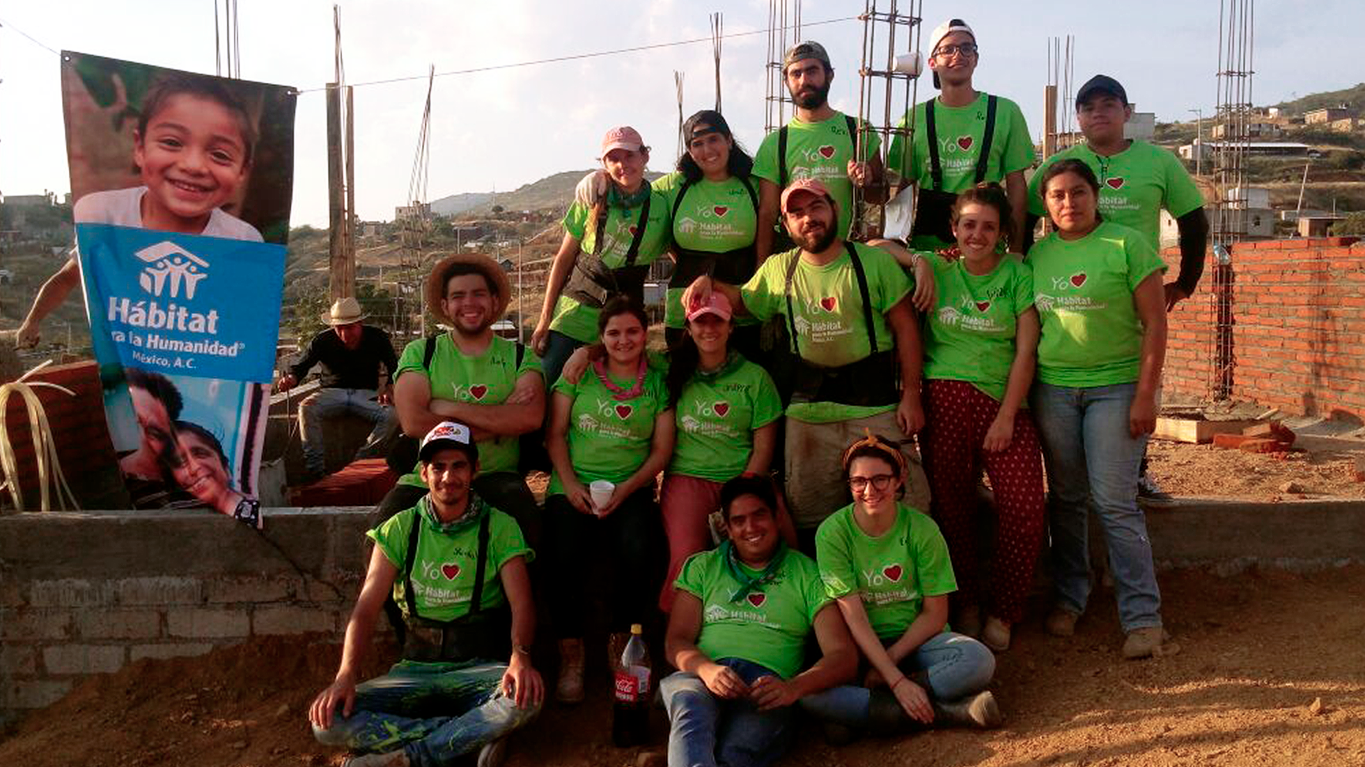 Voluntarios del programa ASUA Universidad Anáhuac suman esfuerzos para la entrega de vivienda en Oaxaca